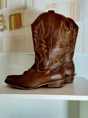 & Other Stories Men's Brown Embroidered Leather Western Boots